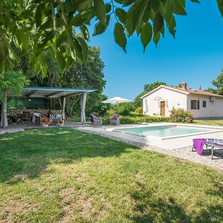 Beautiful Home In Bale With Kitchen Eksteriør billede