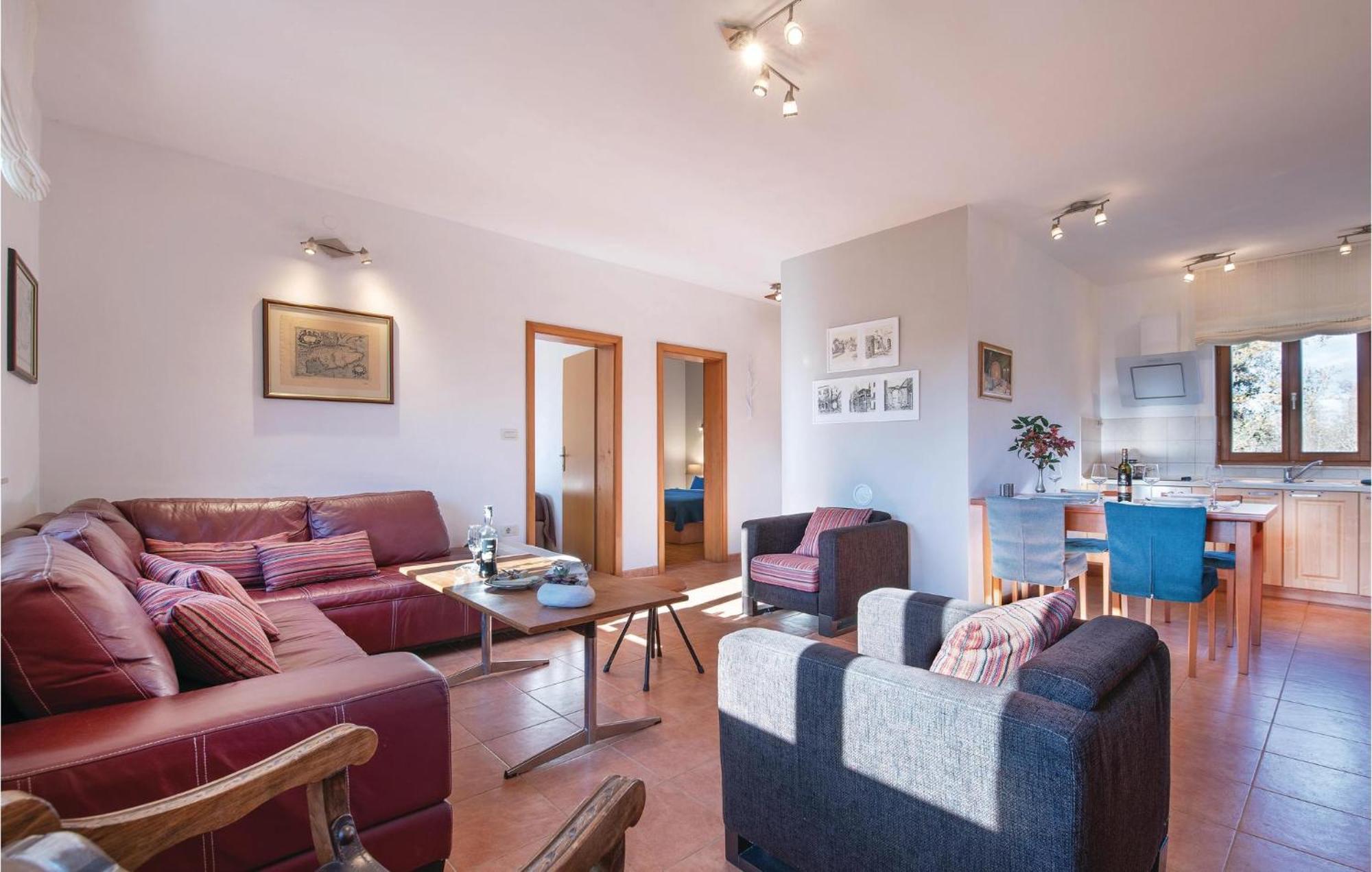 Beautiful Home In Bale With Kitchen Eksteriør billede