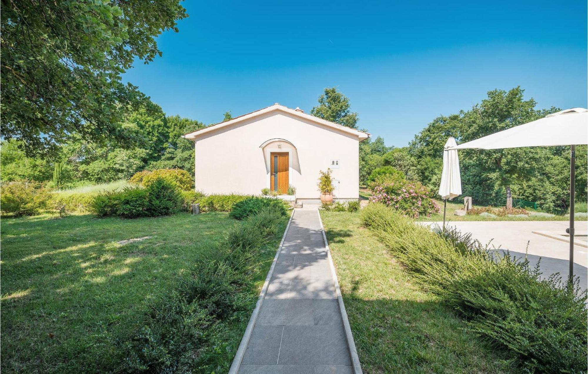 Beautiful Home In Bale With Kitchen Eksteriør billede