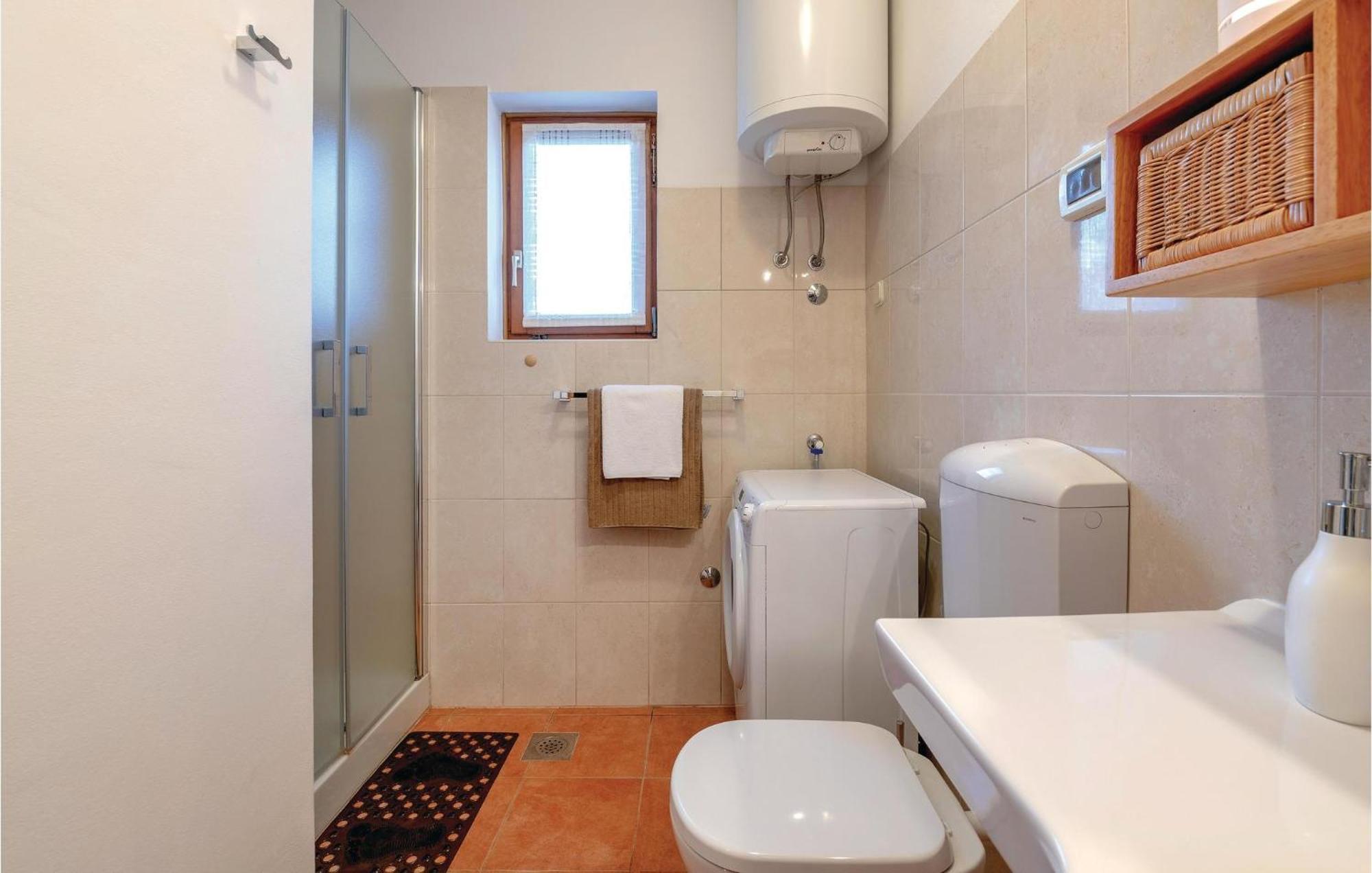 Beautiful Home In Bale With Kitchen Eksteriør billede